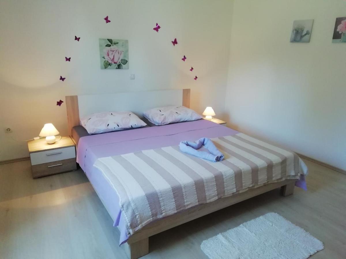 נין Vacation Home Katarina מראה חיצוני תמונה