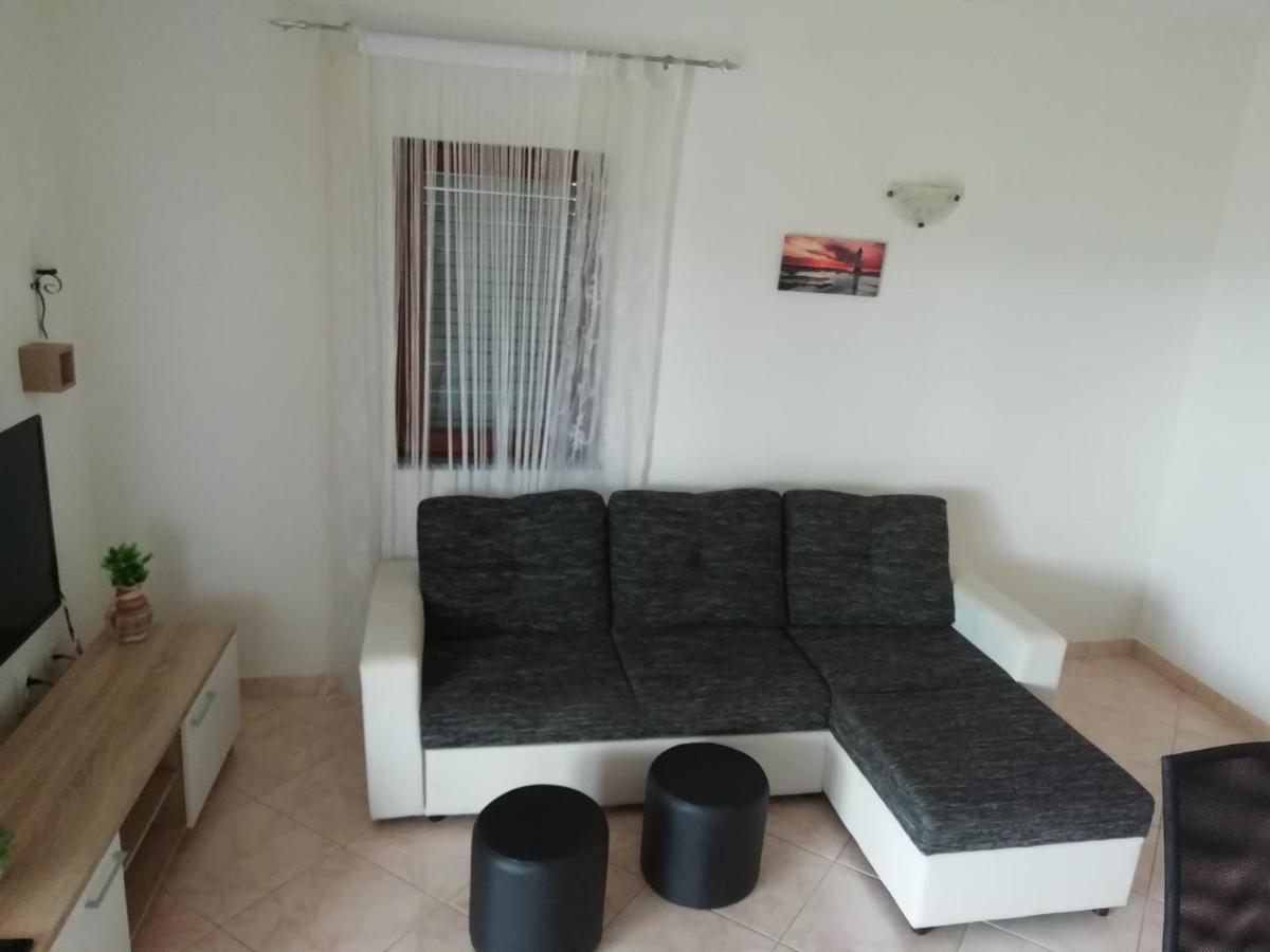נין Vacation Home Katarina מראה חיצוני תמונה