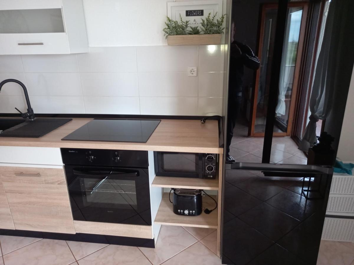 נין Vacation Home Katarina מראה חיצוני תמונה